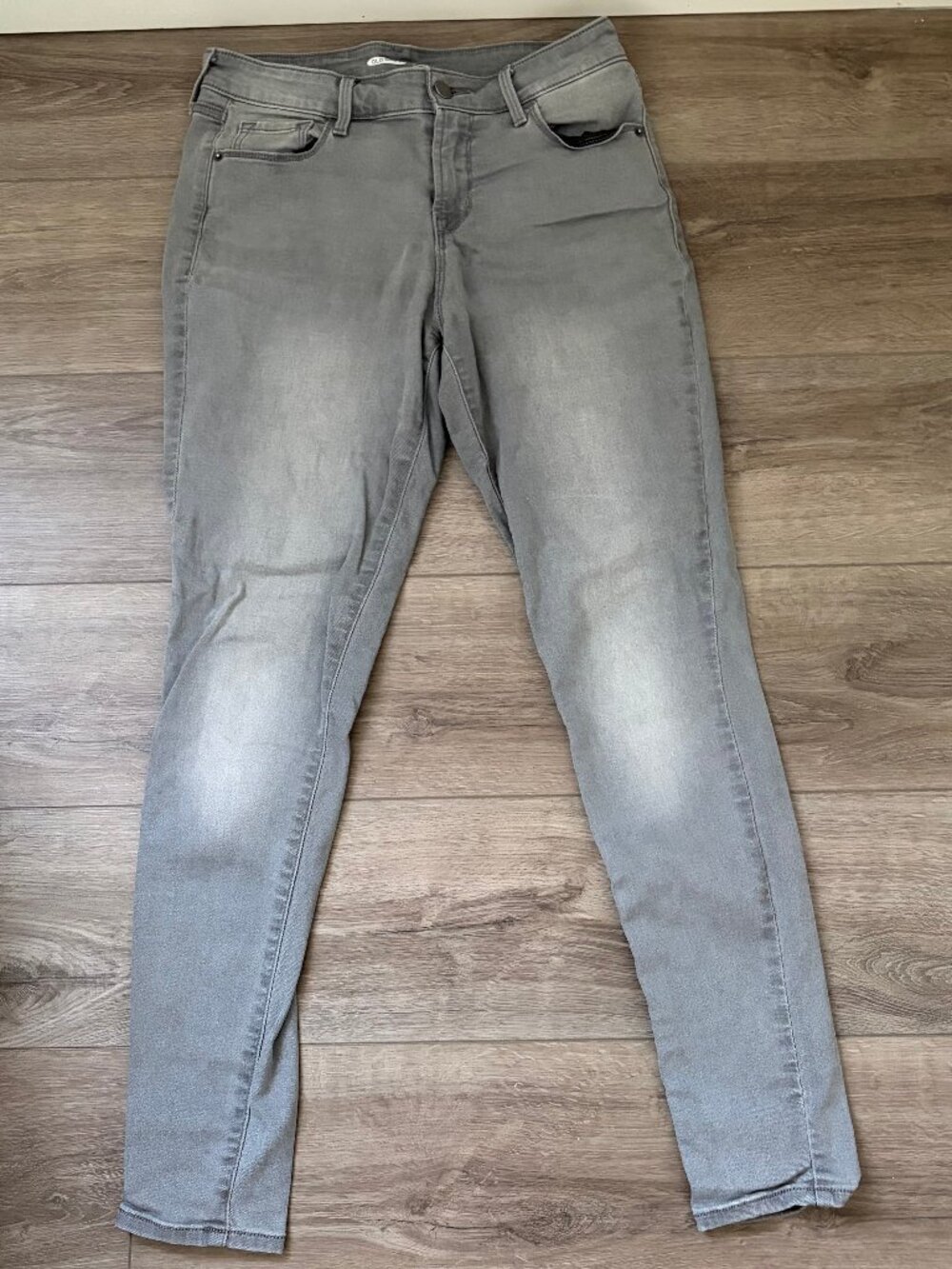 Gray Old Navy Rockstar Super Skinny Jeans